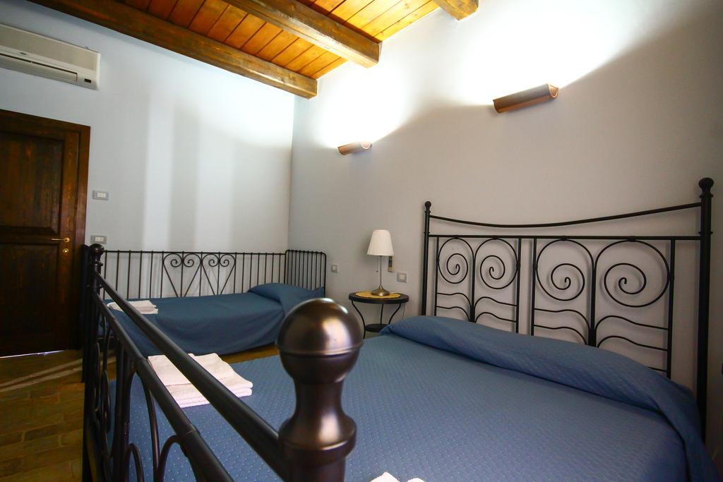 I Sassi Di San Giuseppe Guest House Montegiorgio Room photo