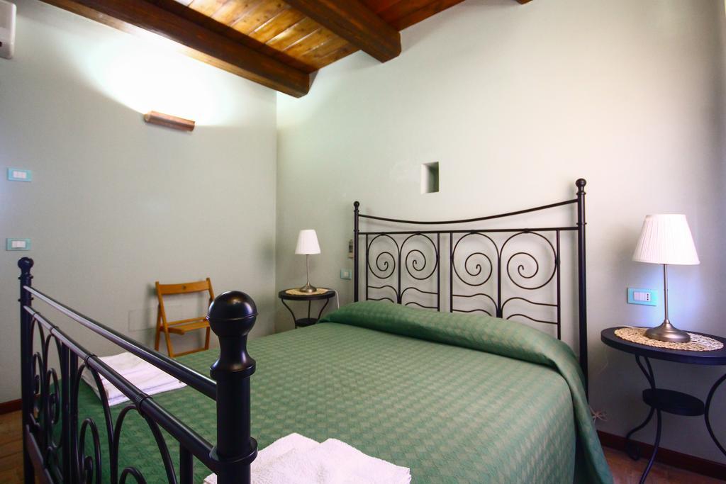 I Sassi Di San Giuseppe Guest House Montegiorgio Room photo