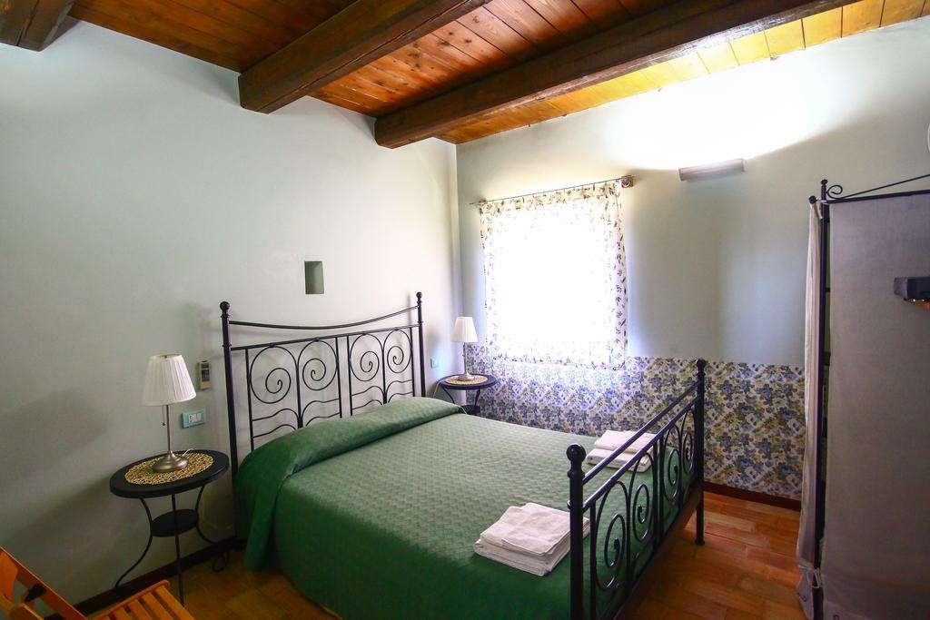 I Sassi Di San Giuseppe Guest House Montegiorgio Room photo